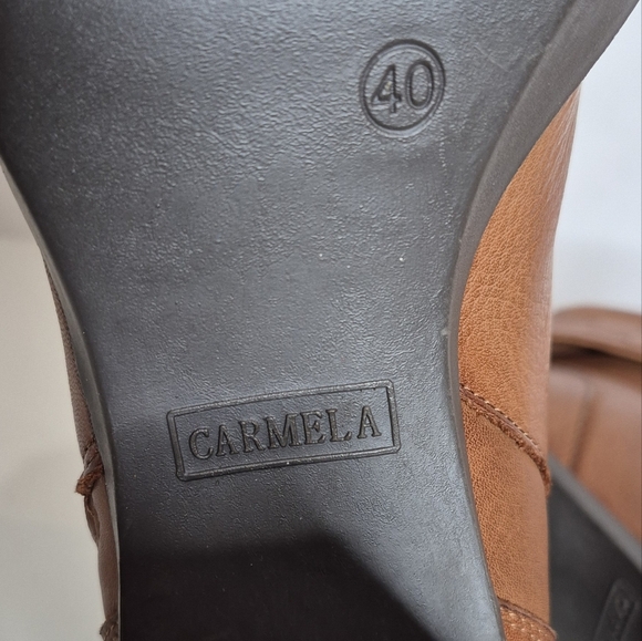 Carmela Collection by Xti Leather Fold-Over Block Heel Boots - Size 9 - Picture 13 of 15